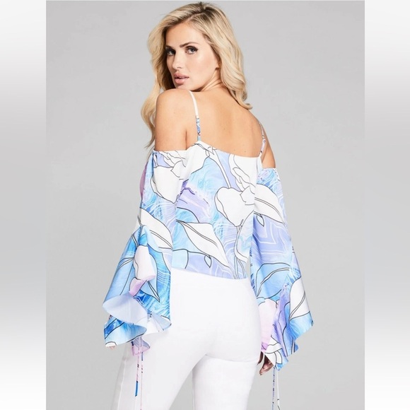 (A5) GUESS BY MARCIANO FLORAL FLOWY BLOUSE
WITH OPEN SHOULDERS
SIZE M, satin - Picture 16 of 16